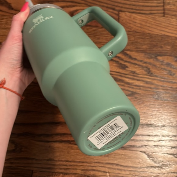 Green Stanley Cup - Picture 4 of 4